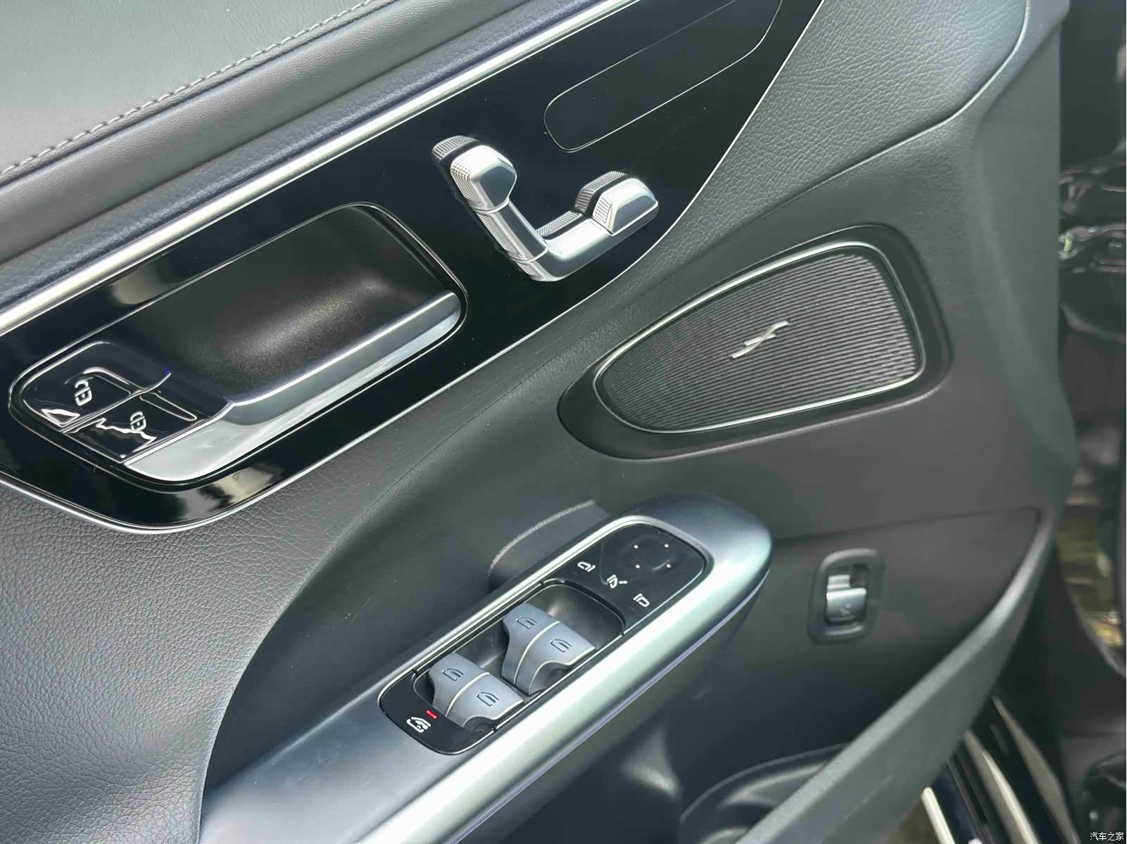 Mercedes-Benz C-Class, 2023 11