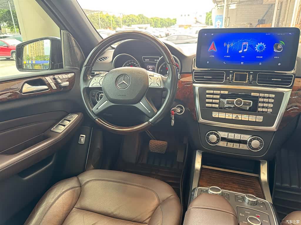 Mercedes-Benz M-Class, 2015 10