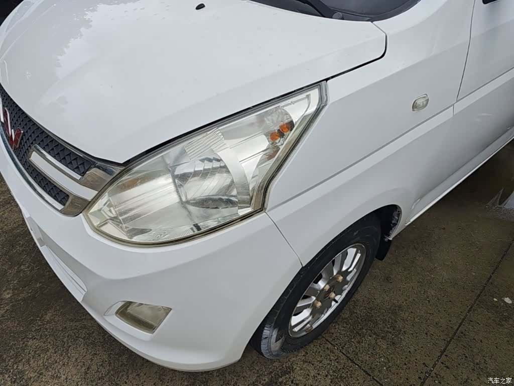 Wuling V, 2017 24