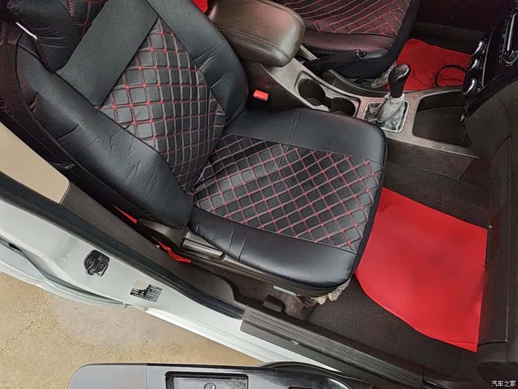 Wuling V, 2017 25
