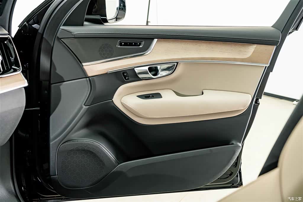 Volvo XC90, 2026 16