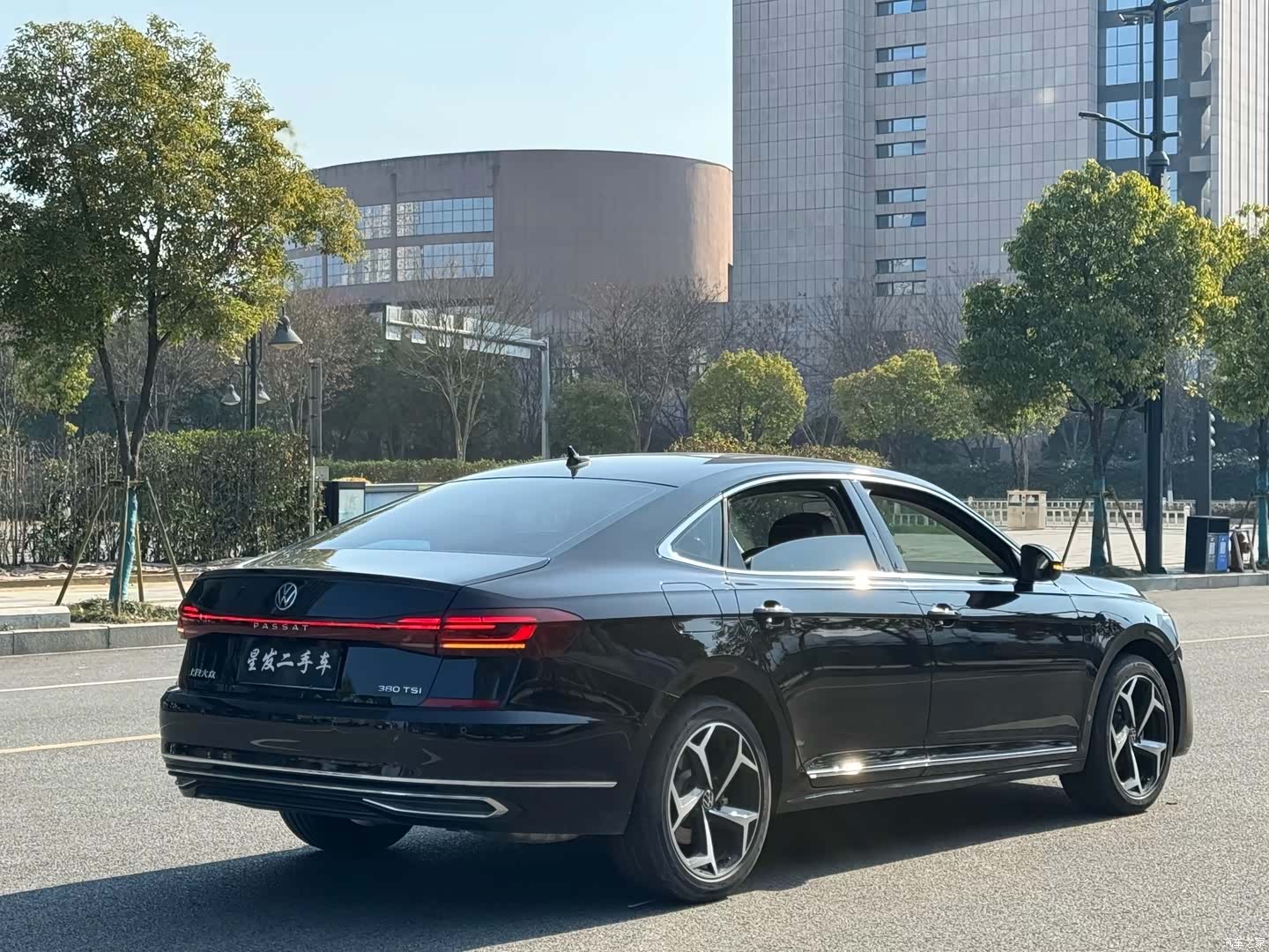 Volkswagen Passat, 2025 все фото