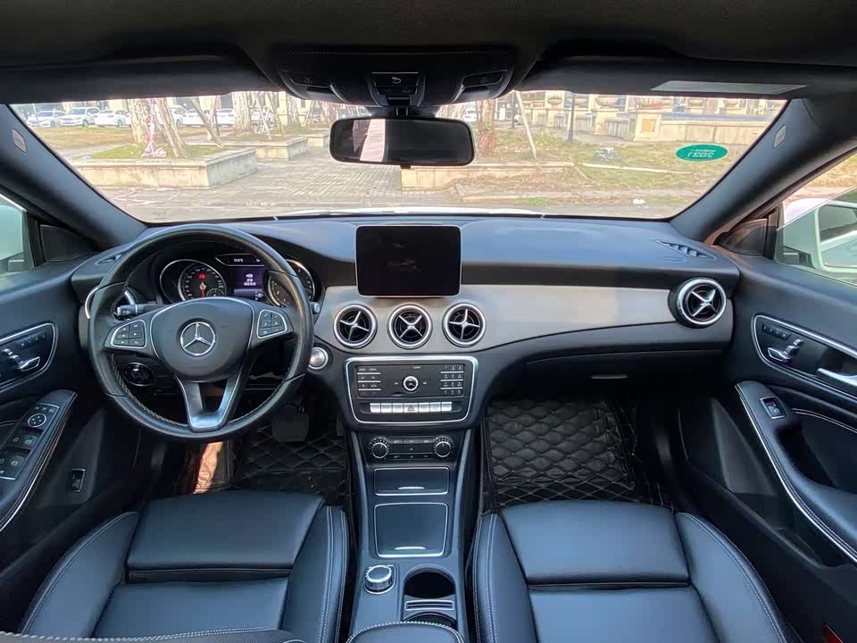 Mercedes-Benz CLA