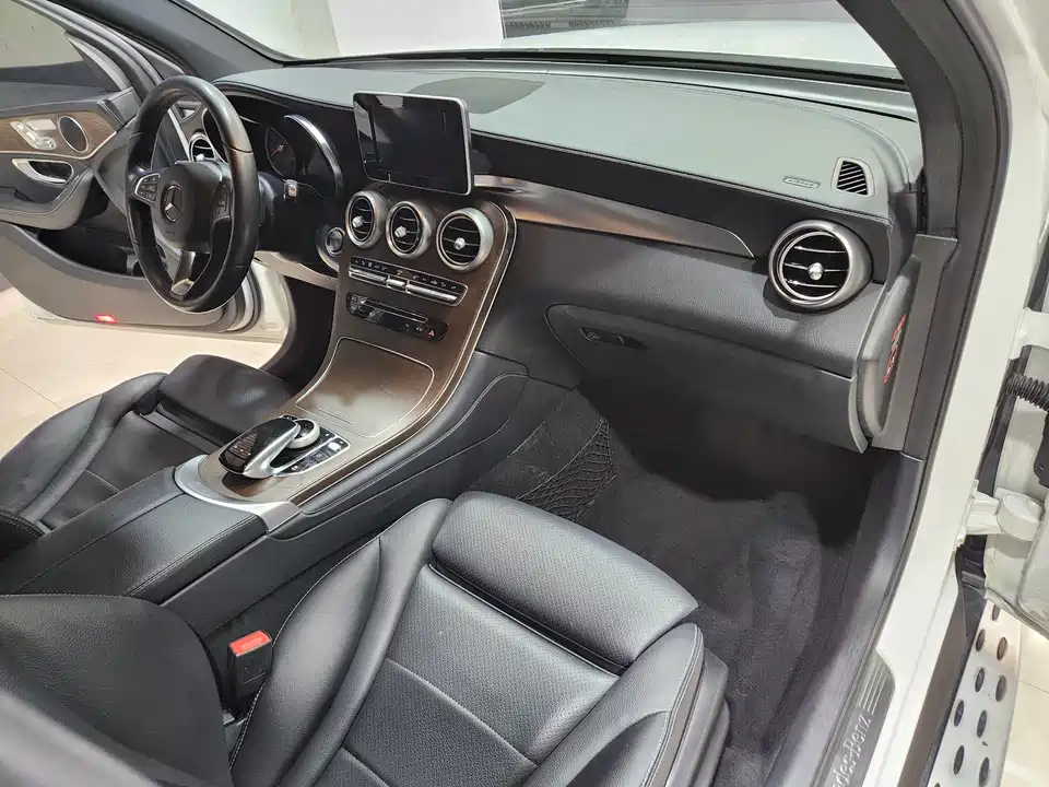 Mercedes-Benz GLC Mercedes-Benz GLC
