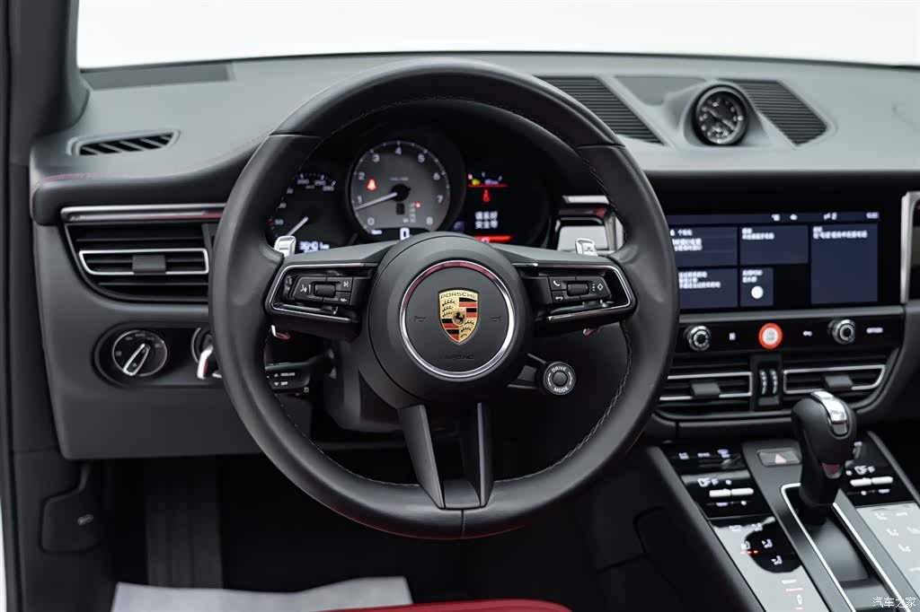 Porsche Macan, 2022 12