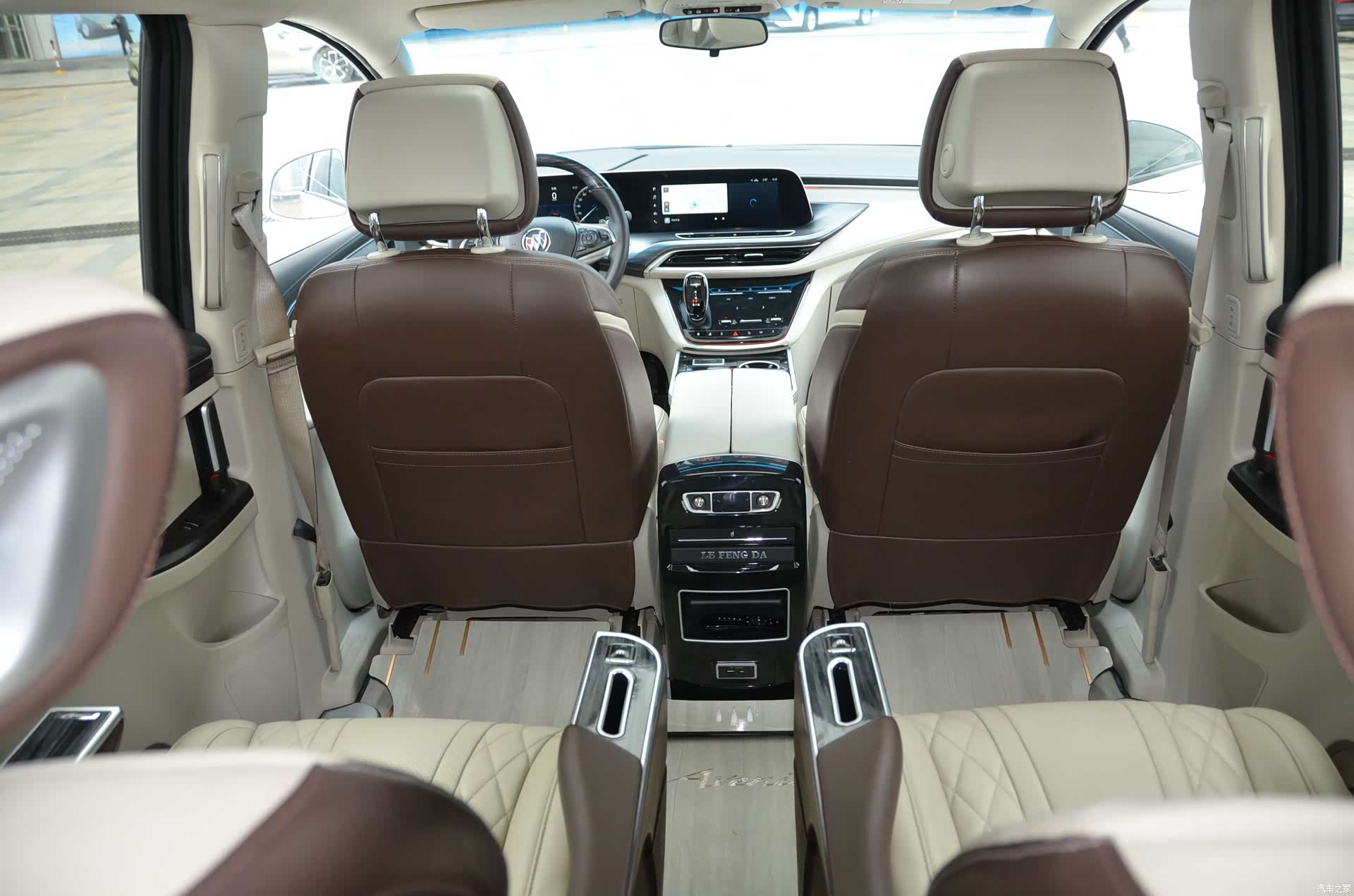 Buick GL8, 2022 13