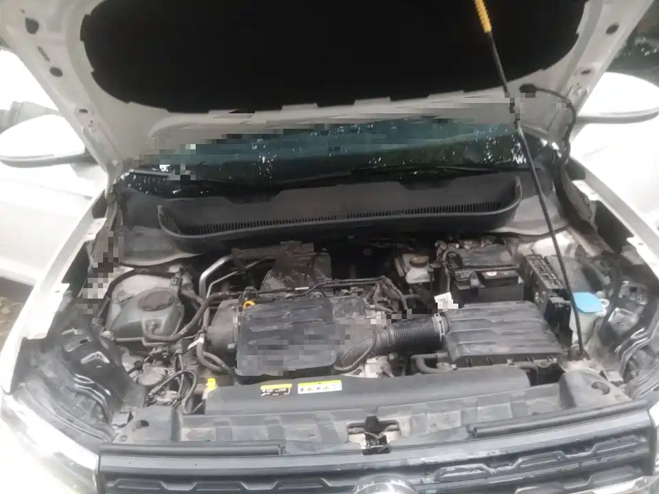 Volkswagen Exploring the shadow