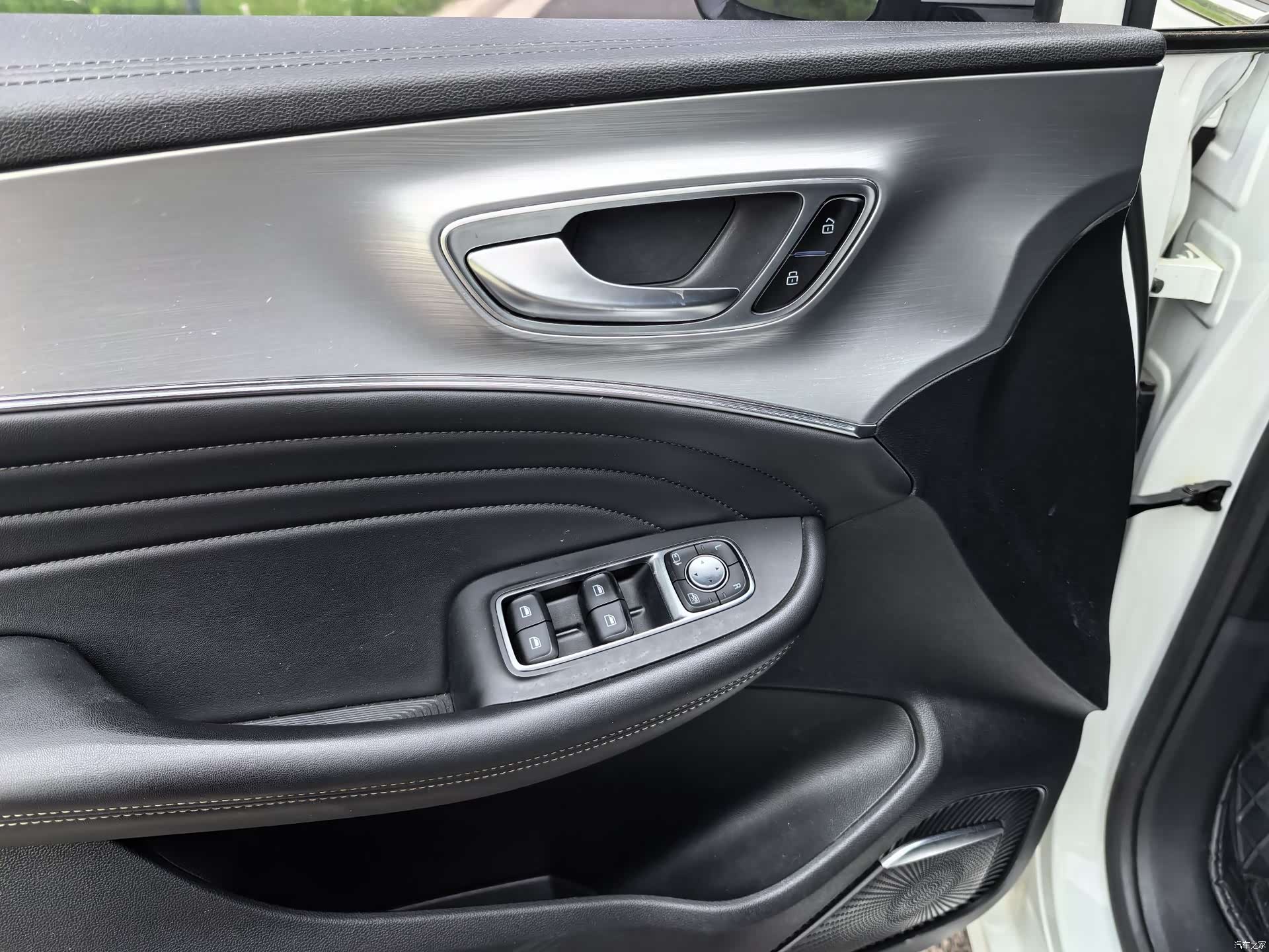 Roewe iMAX8, 2021 6
