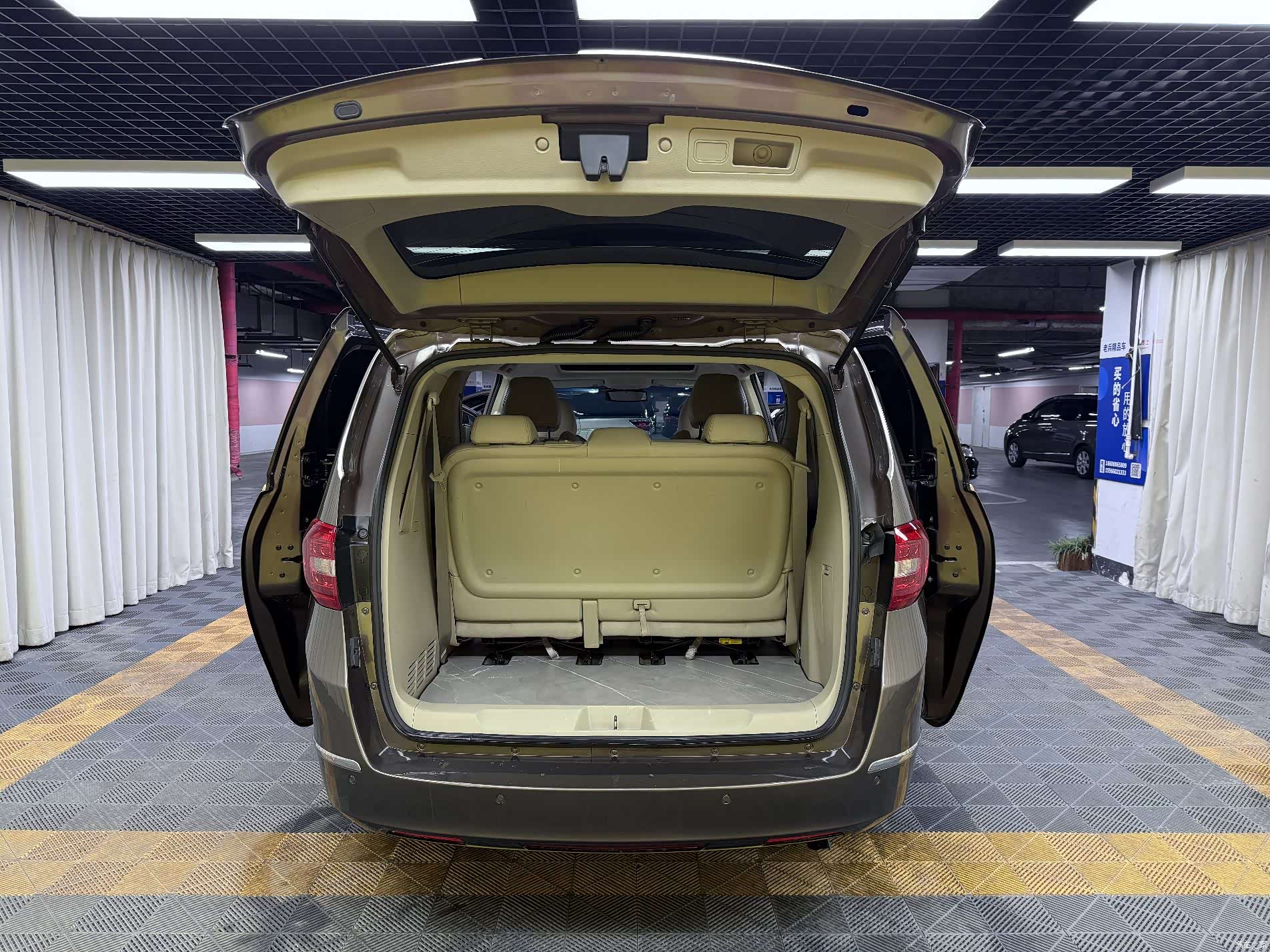 Buick GL8, 2019 37