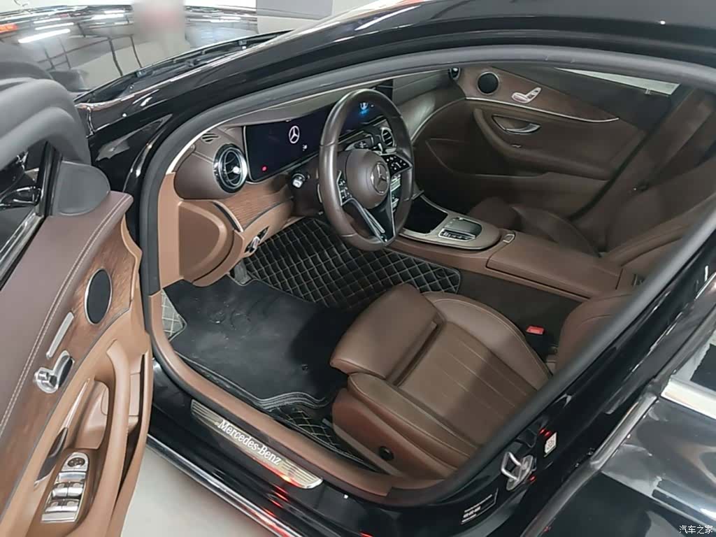 Mercedes-Benz E-Class, 2023 16