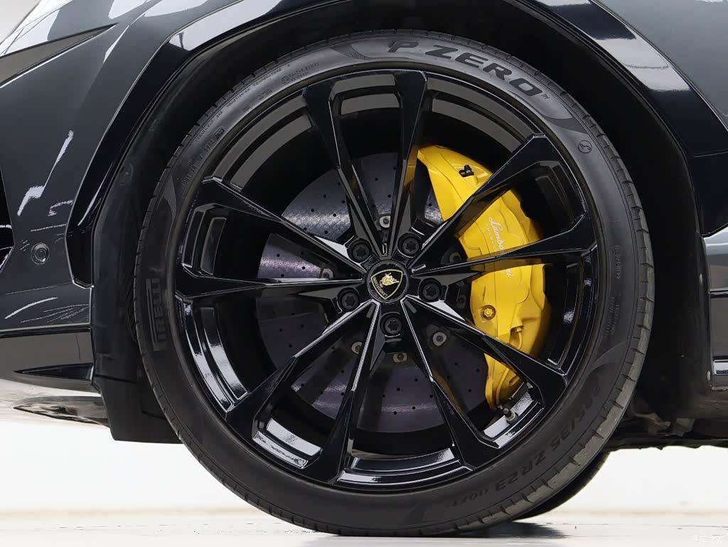 Lamborghini Urus, 2019 35