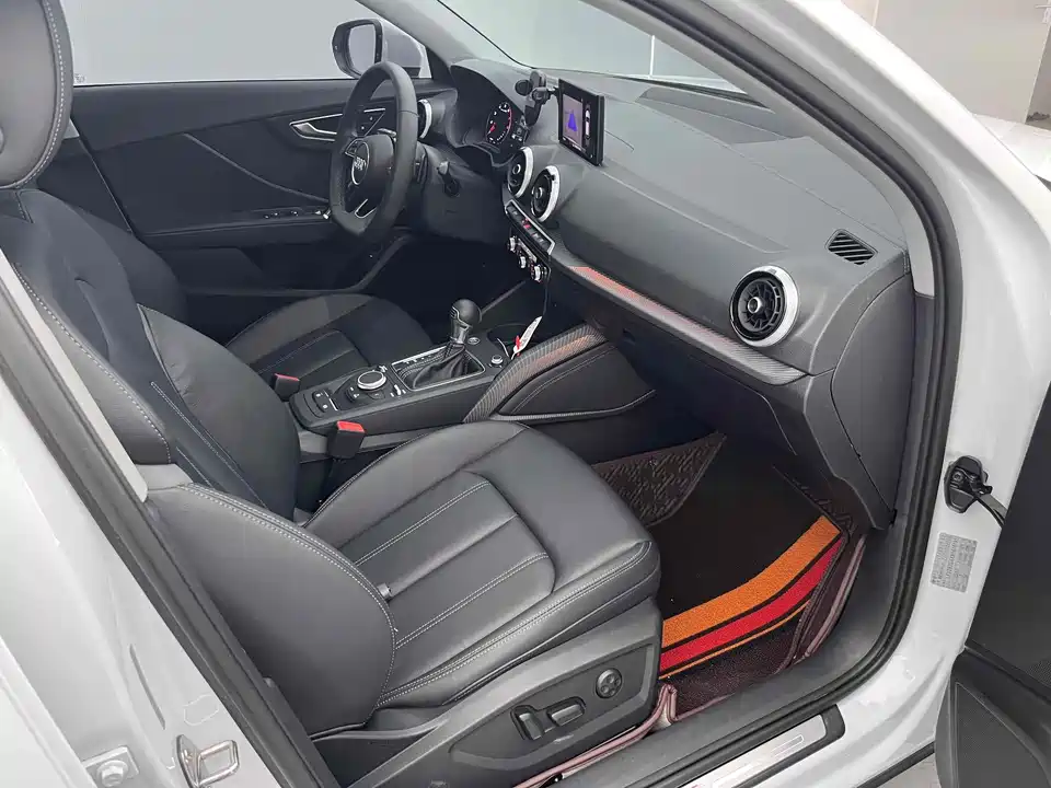 Audi Q2L Audi Q2L