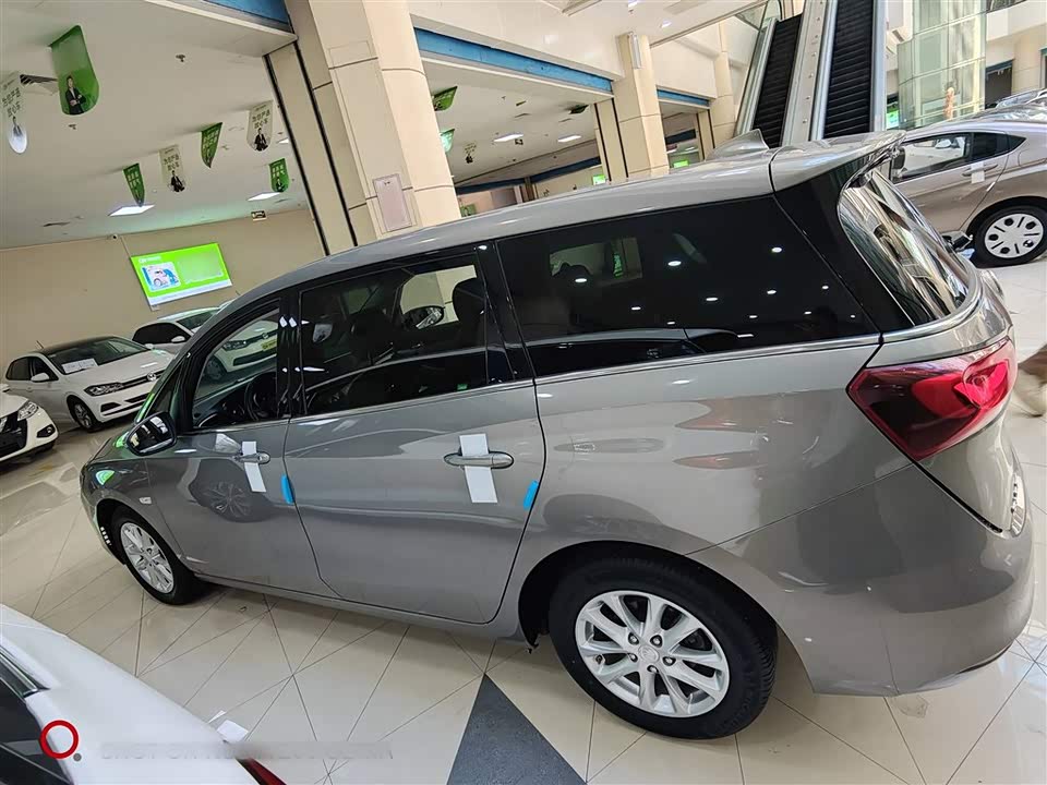 Buick GL6 Buick GL6
