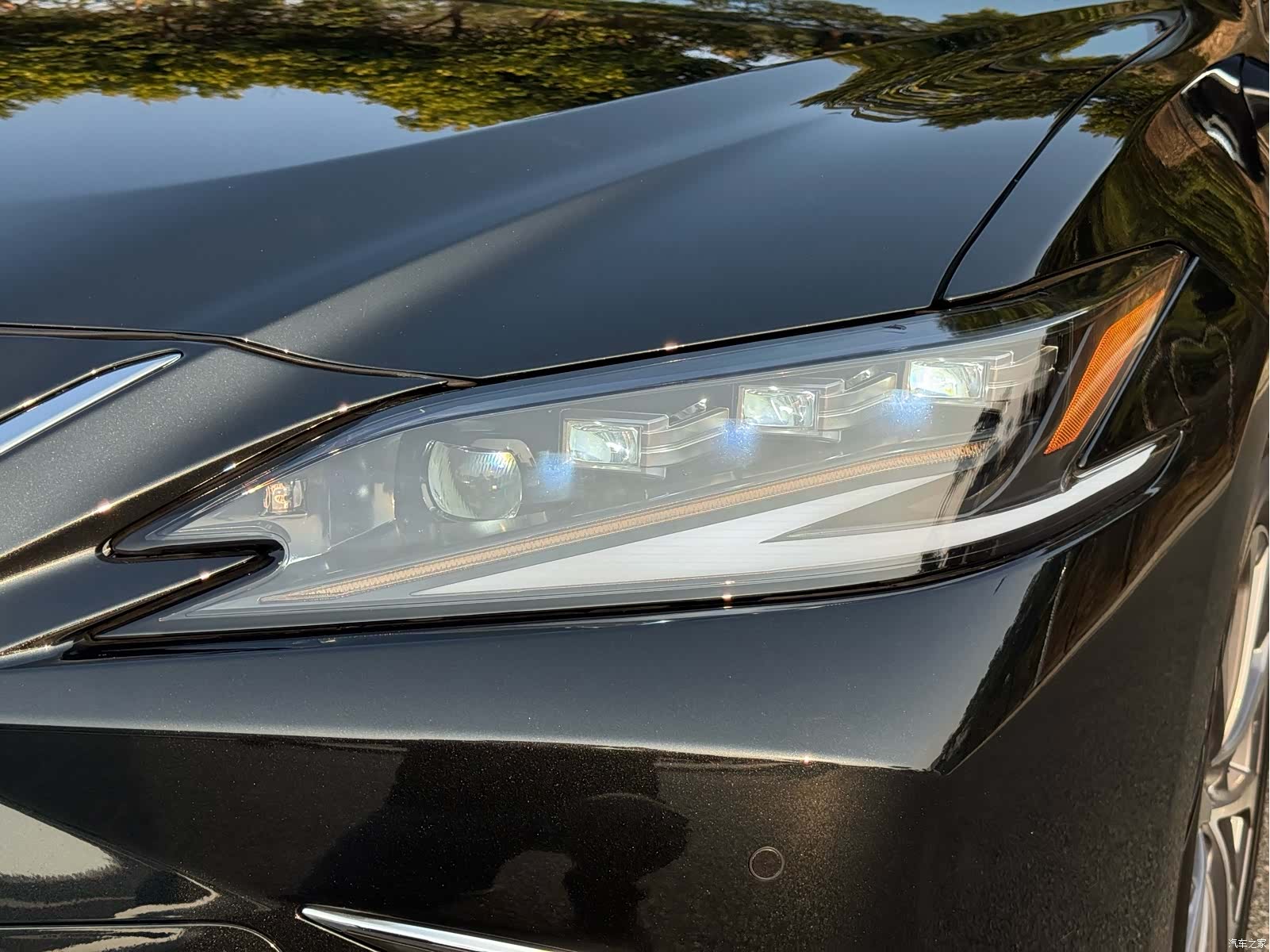 Lexus ES, 2024 4