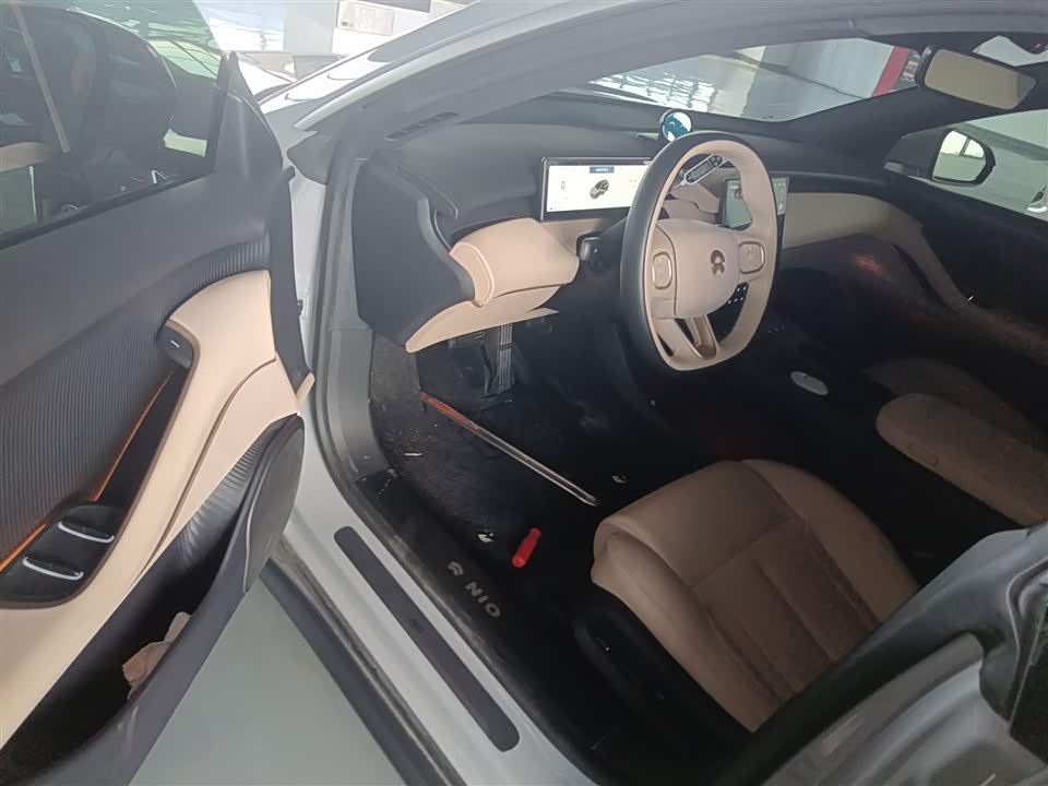 NIO ET5T