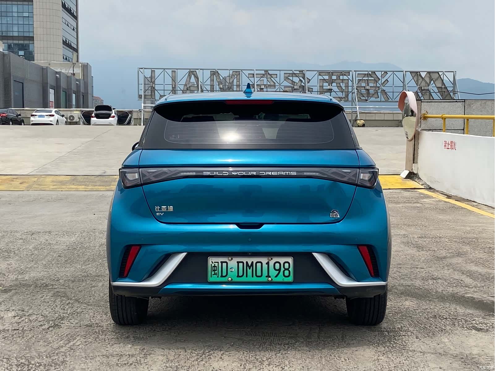 BYD Dolphin, 2022 все фото
