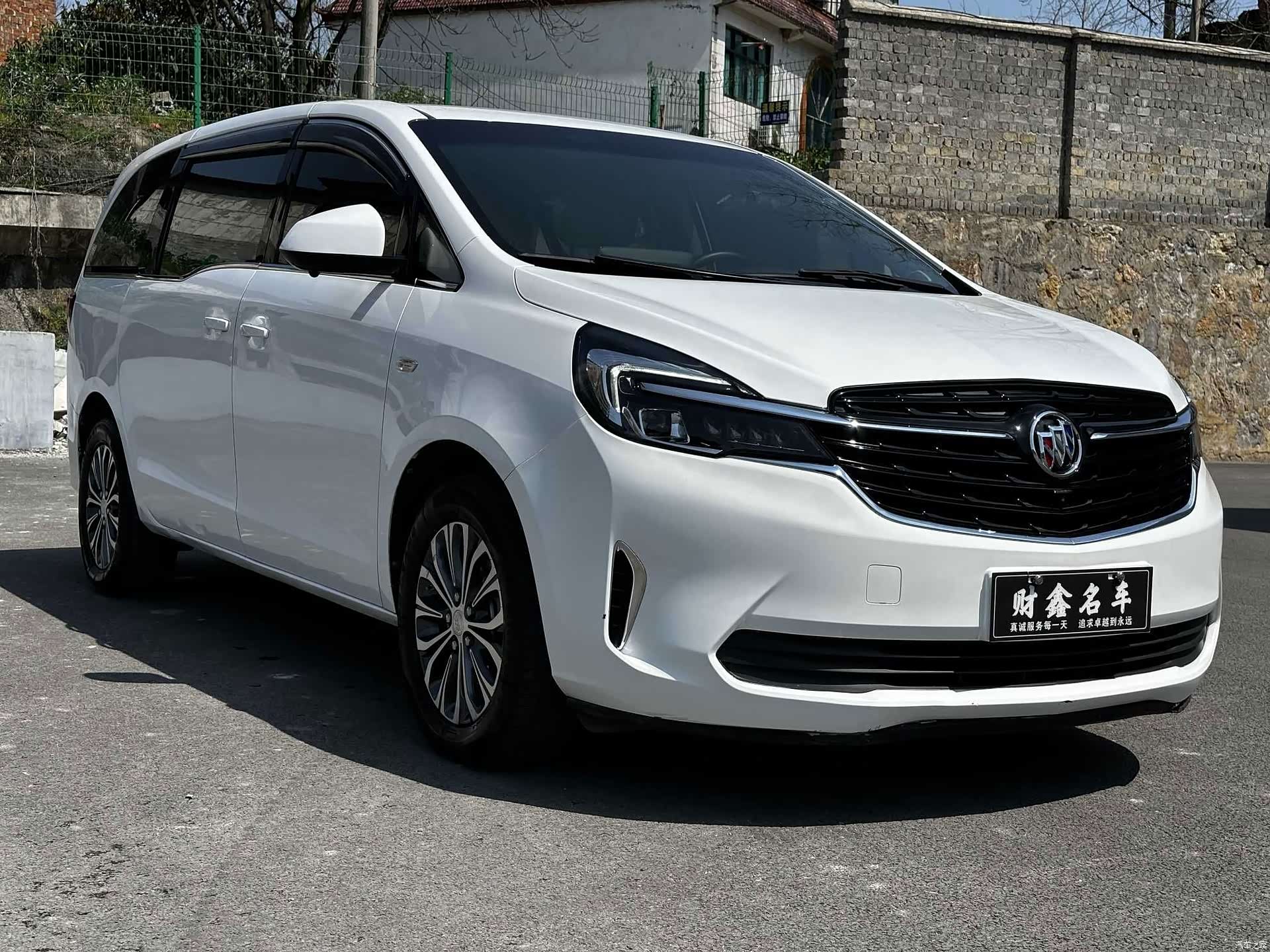 Buick GL8, 2022 3