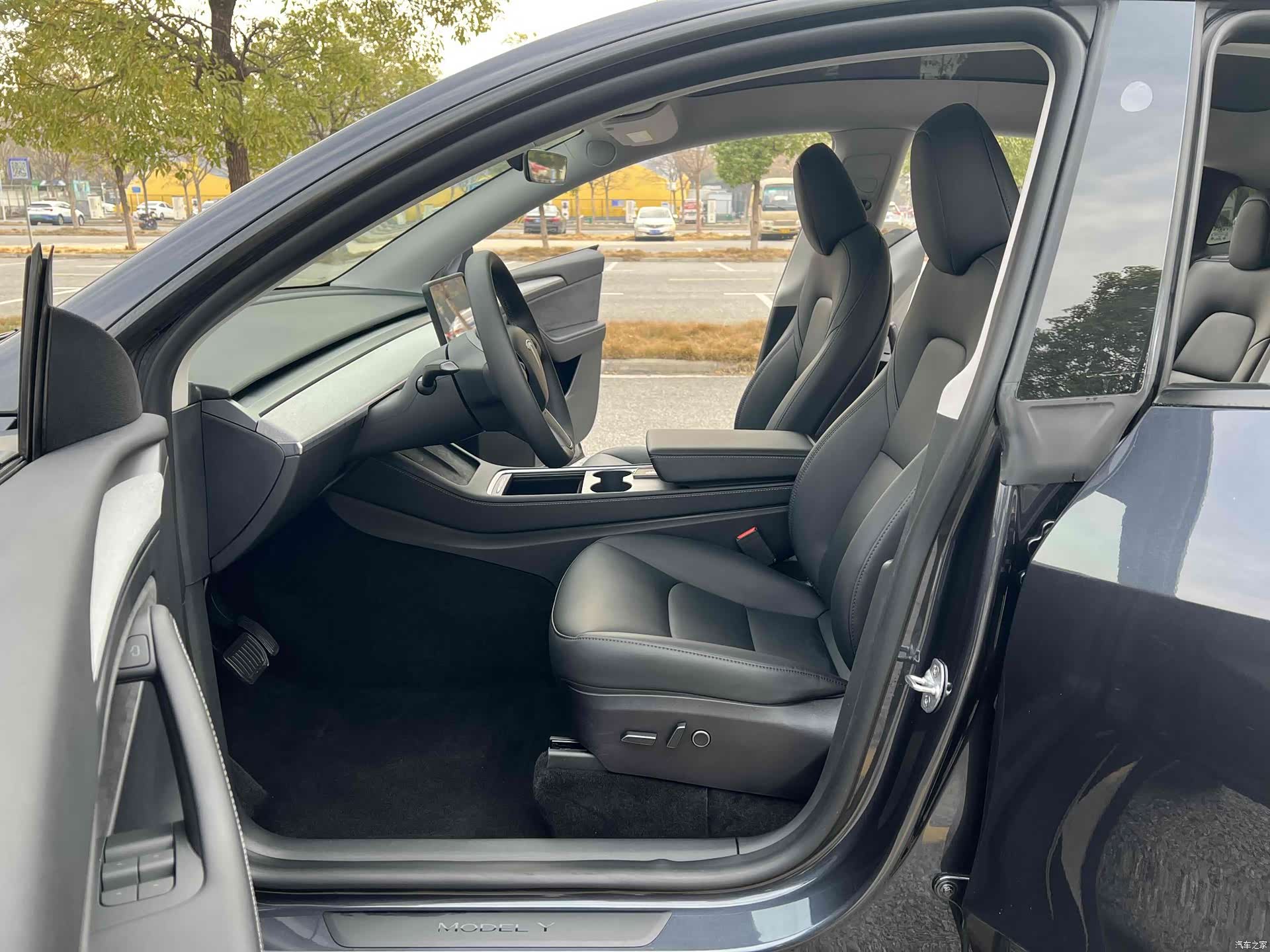 Tesla Model Y, 2024 4