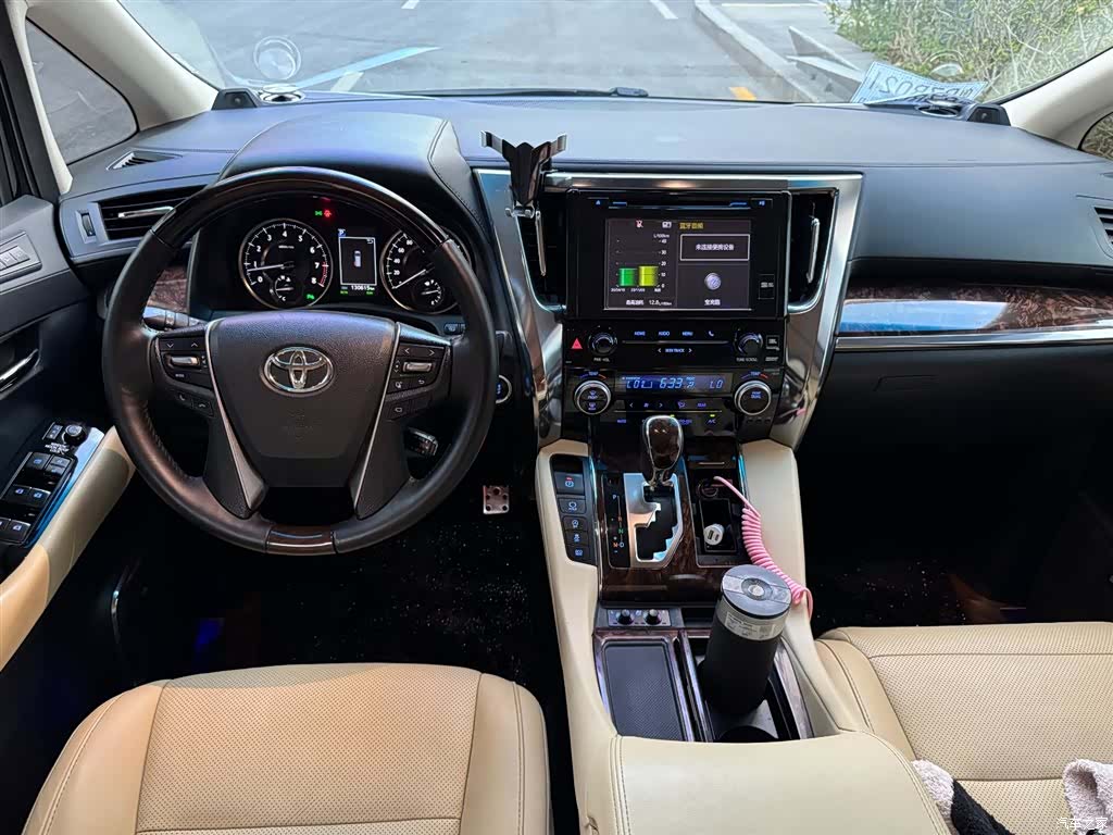 Toyota Alphard, 2018 все фото