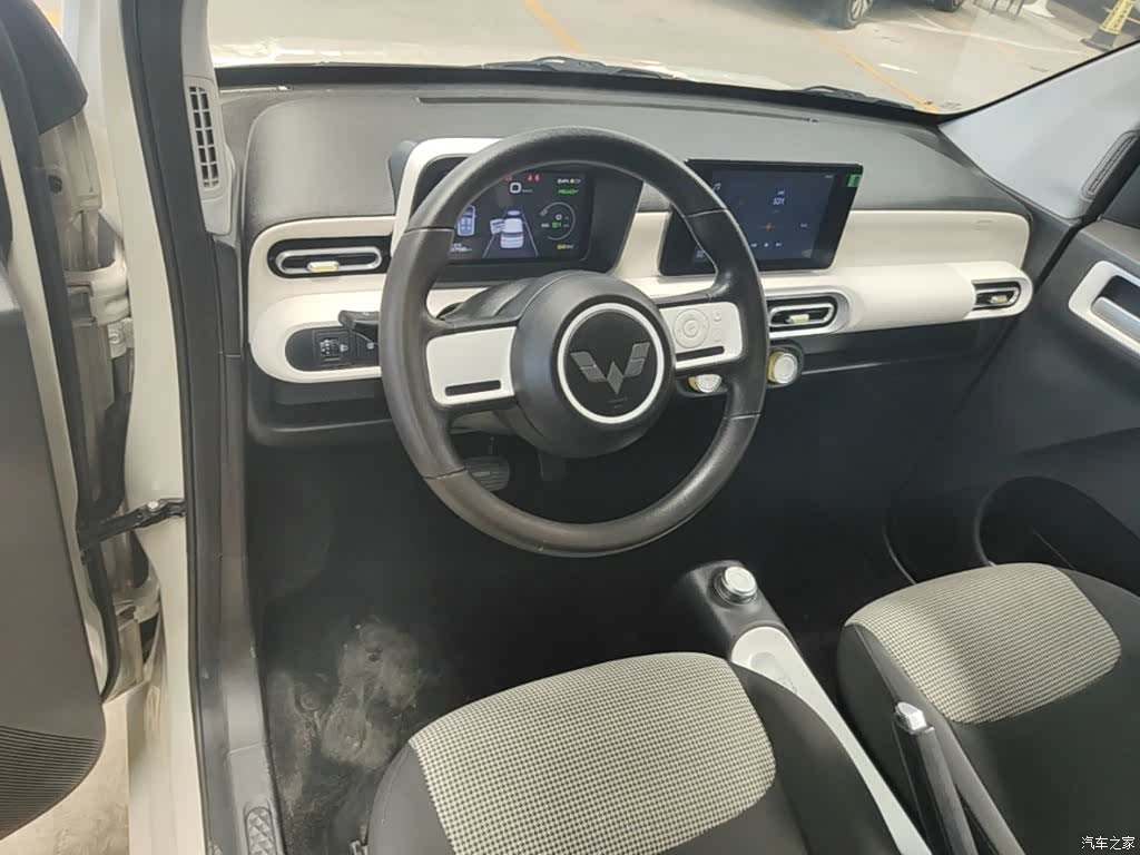 Wuling MINIEV, 2024 10