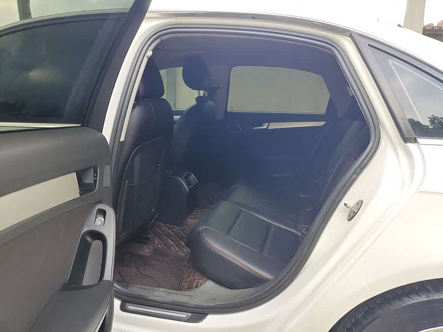 Audi A4L 2014, фото 8