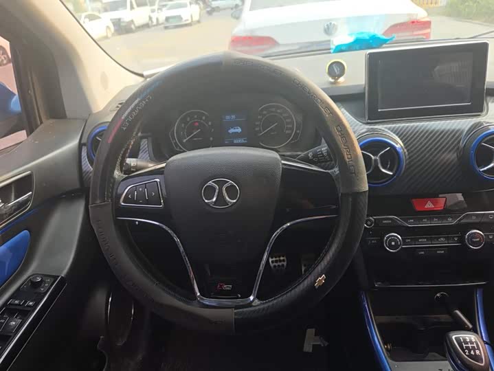 BAIC Senova X25 2015 1.5L МКПП Elite