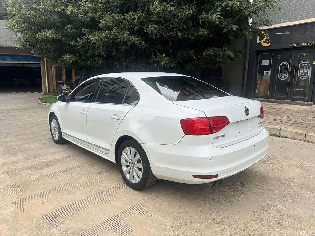 Volkswagen Sagitar, 2016 8