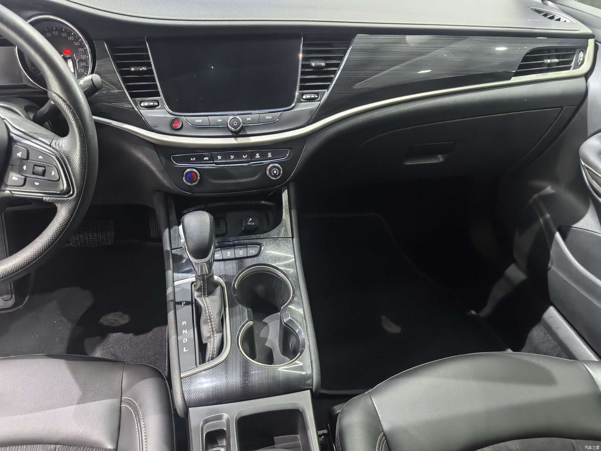Buick Verano, 2020 9