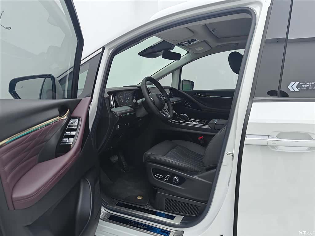Trumpchi M8, 2023 17