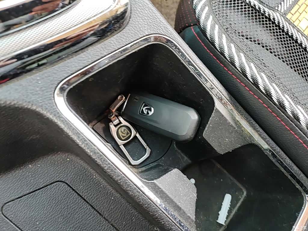 Wuling 560, 2018 9