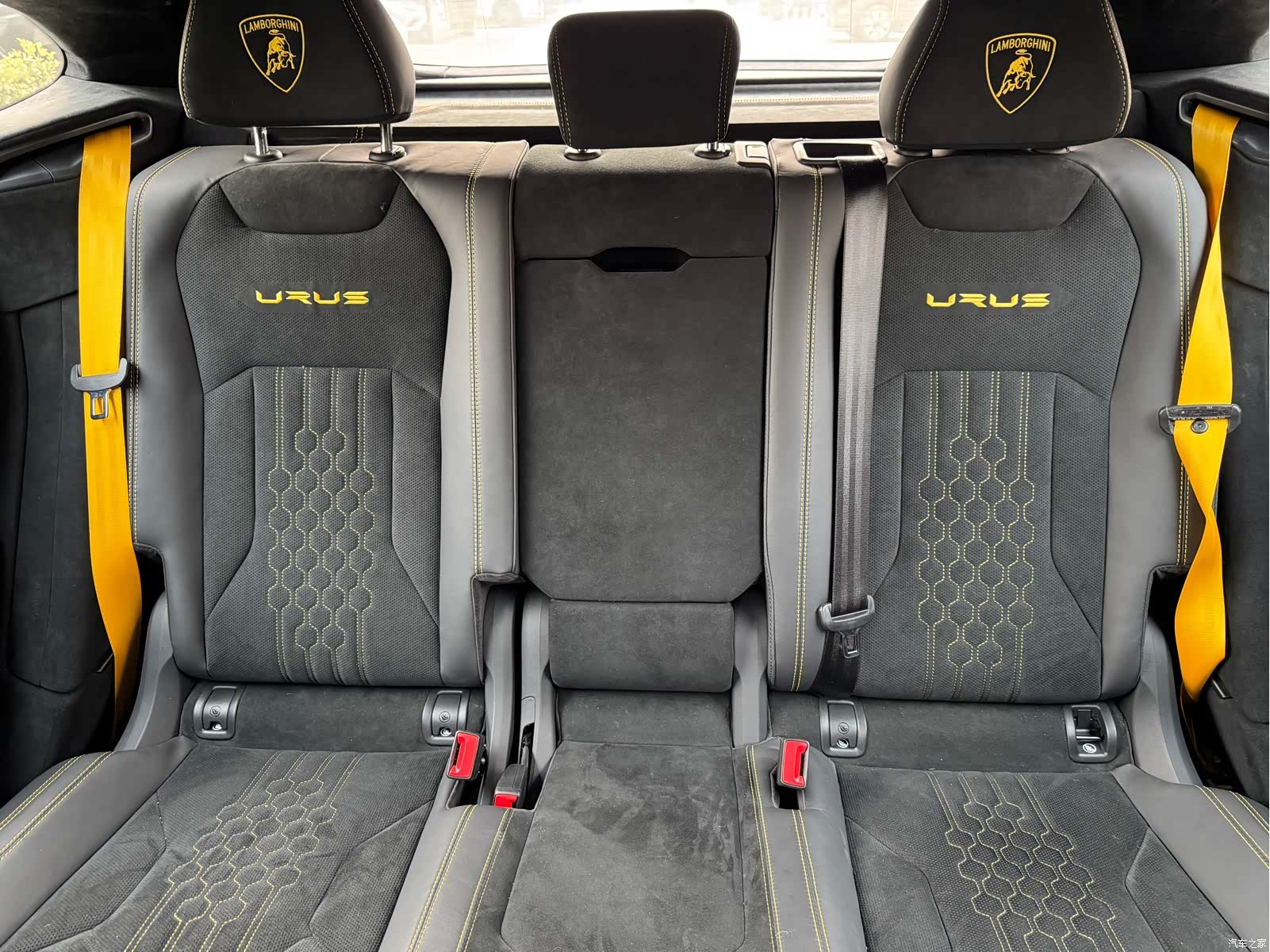 Lamborghini Urus, 2023 17