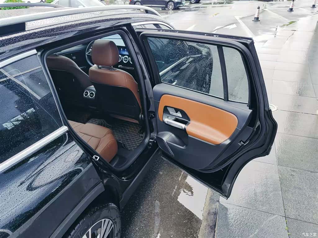 Mercedes-Benz GLB, 2025 18
