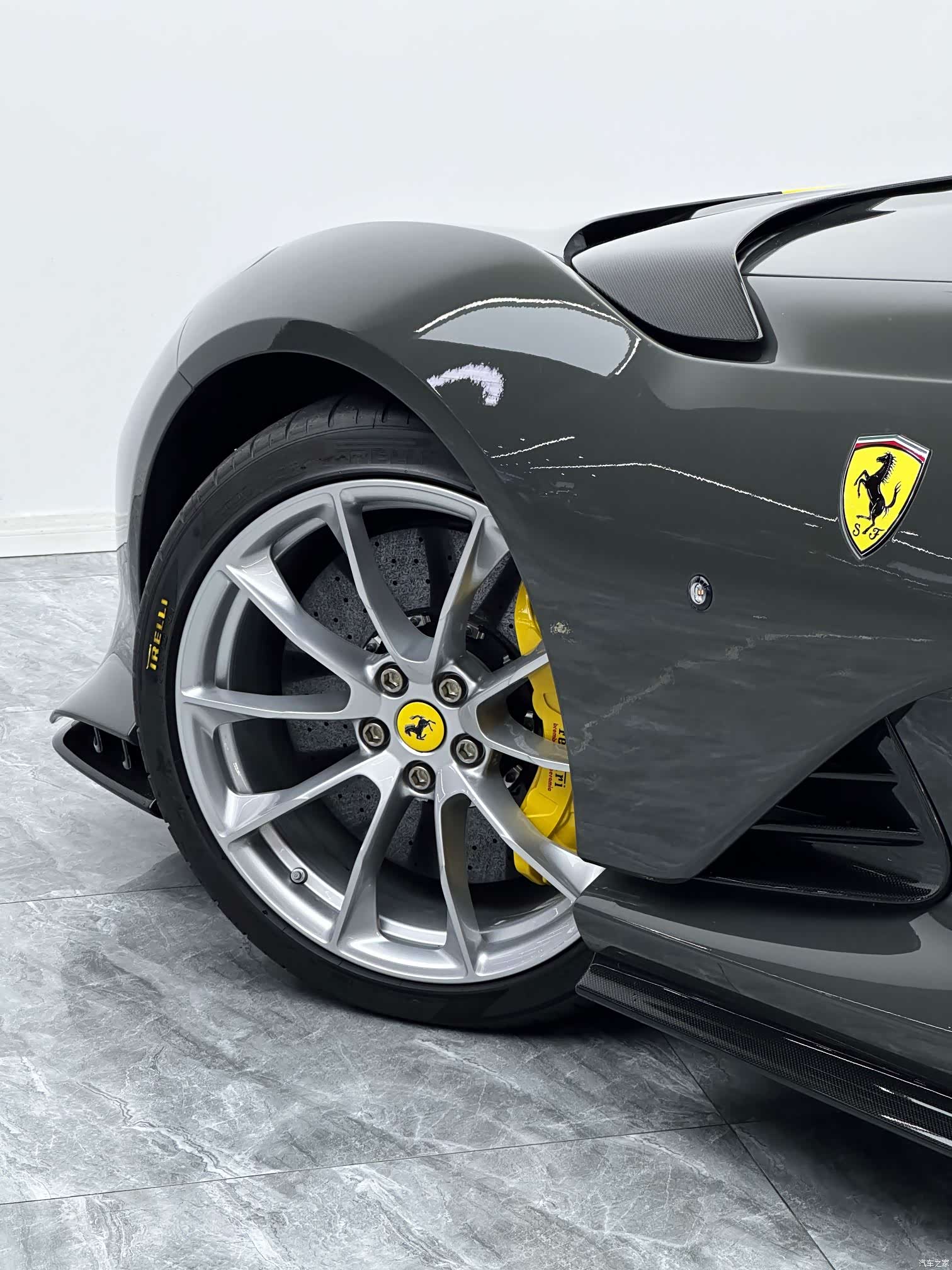 Ferrari 812, 2023 12