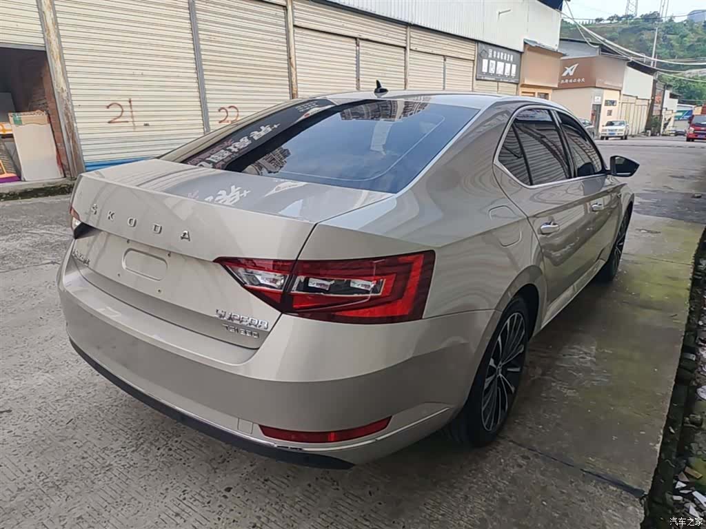 Skoda Superb, 2019 7