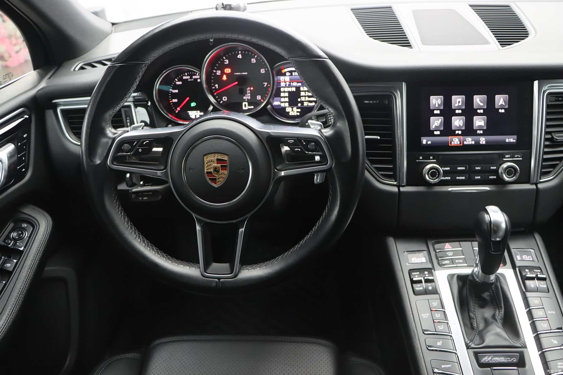 Porsche Macan, 2016 11