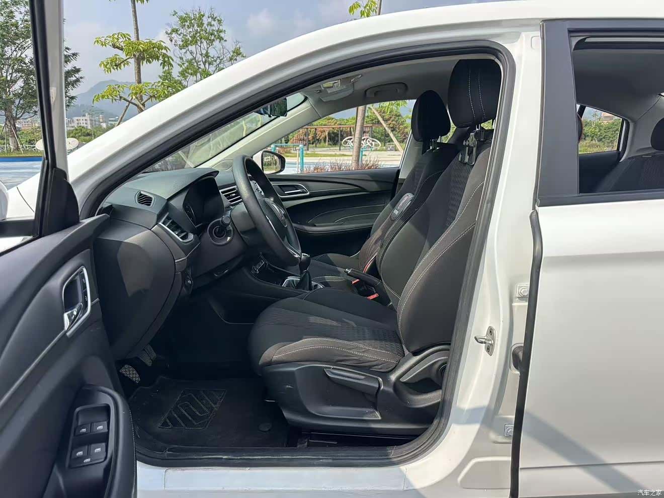Roewe i5, 2021 10