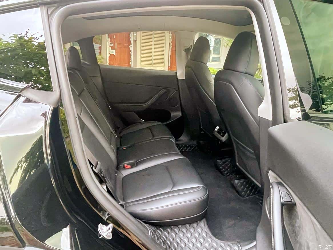 Tesla Model Y, 2023 14