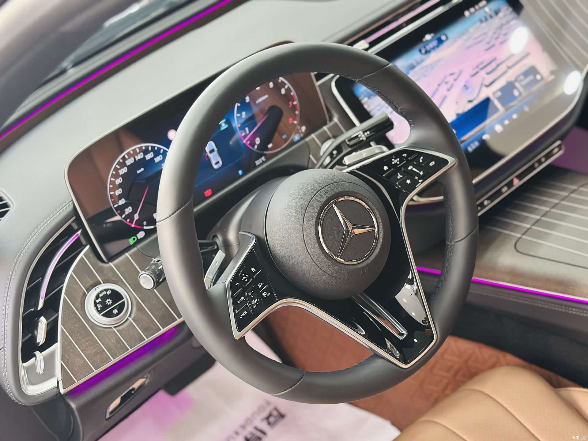Mercedes-Benz E-Class, 2025 14