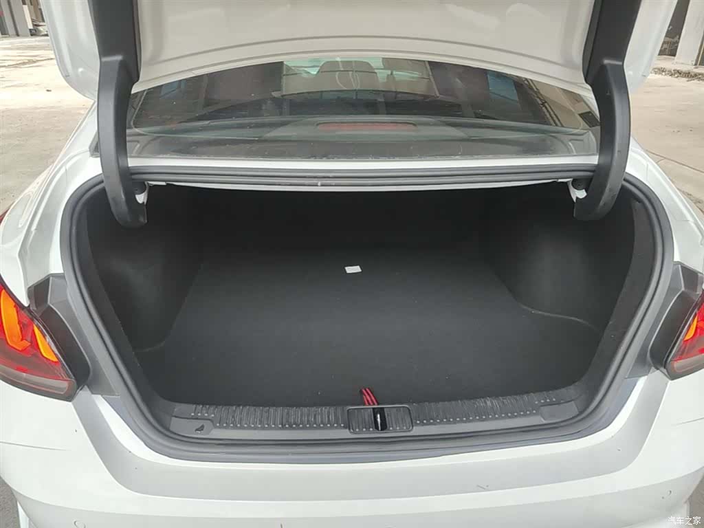 MG MG5, 2024 19