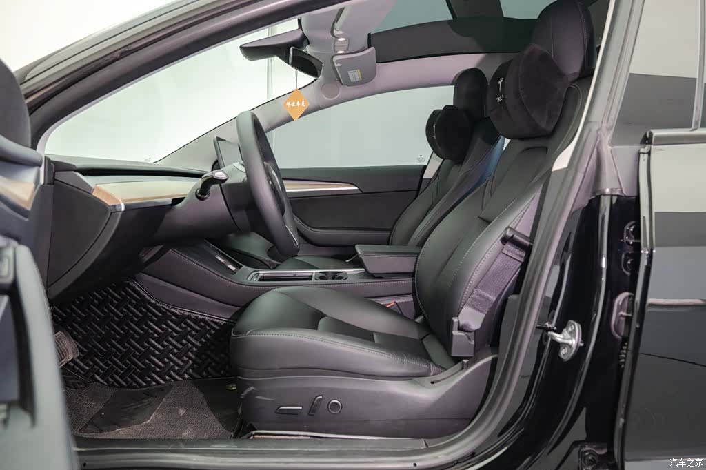 Tesla Model 3, 2023 10