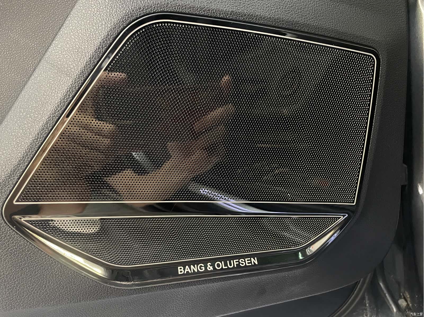 Audi Q3, 2022 10