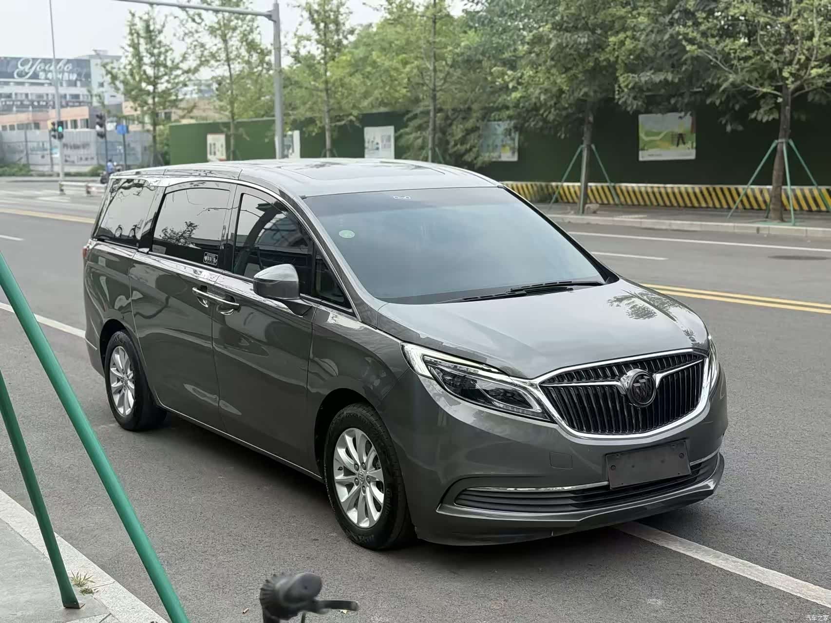 Buick GL8, 2018 3