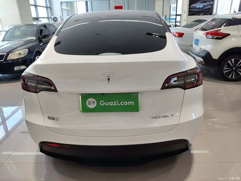 Tesla Model Y, 2024 6