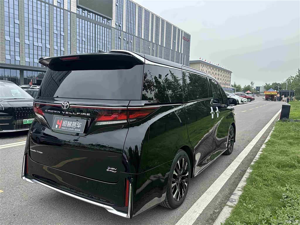Toyota Vellfire, 2024 11