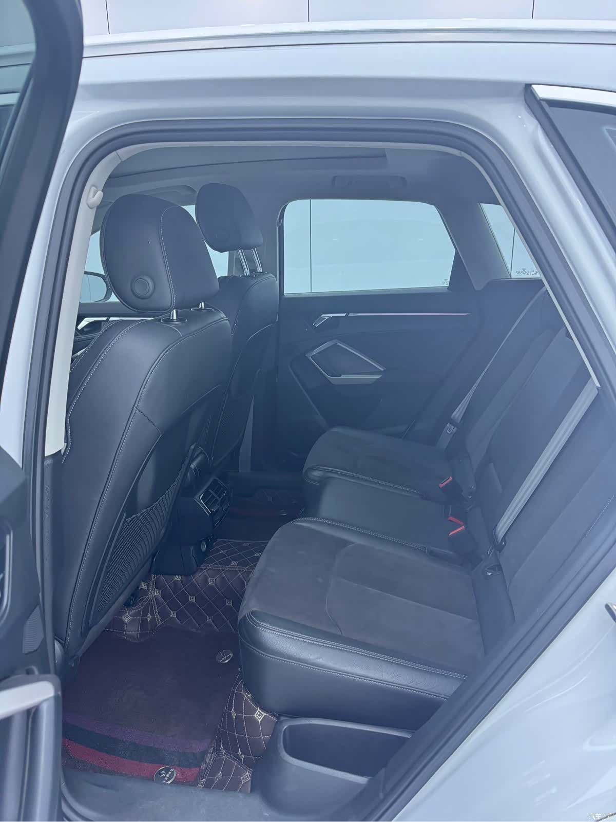 Audi Q3, 2022 11