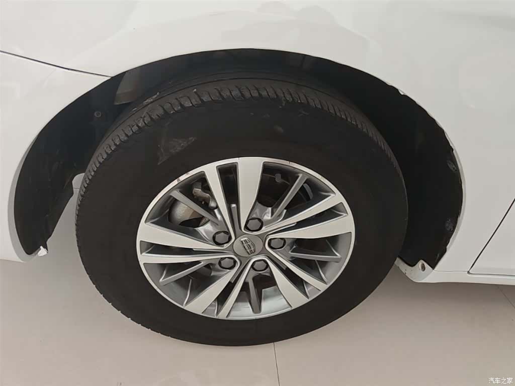 Geely Emgrand, 2018 23