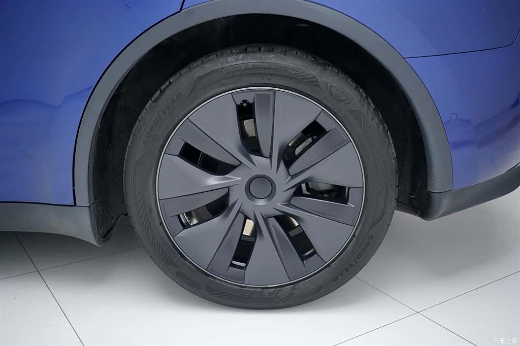 Tesla Model Y, 2024 20