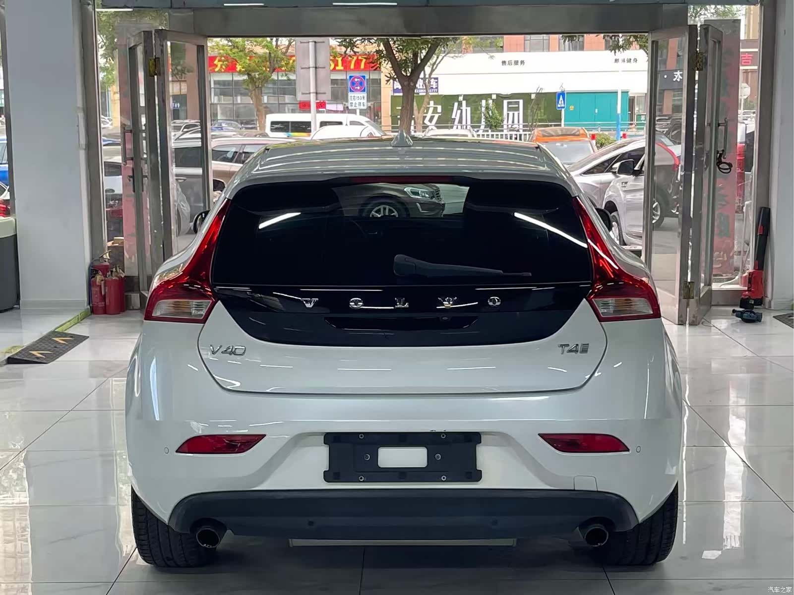 Volvo V40, 2018 4