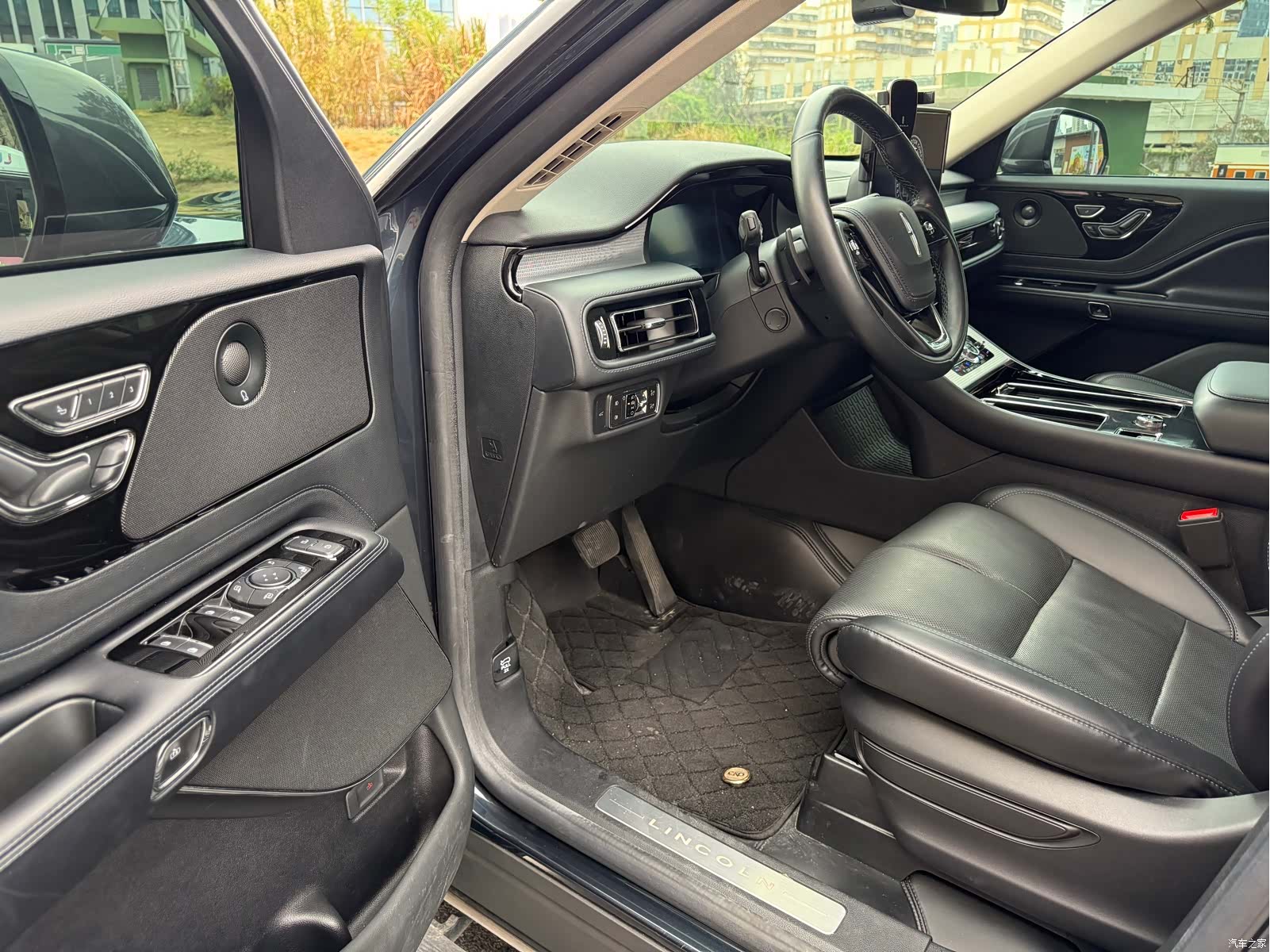 Lincoln Aviator, 2023 8