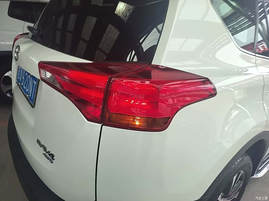 Toyota RAV4, 2015 8
